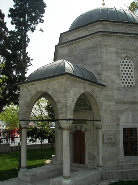 tumba de Barbarroja en Estambul