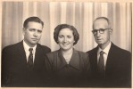 Salvador Morató (derecha), su hija Trinidad y el esposo Víctor Adé. Foto tomada en 1951 en Montevideo (archivo Adé Morató)