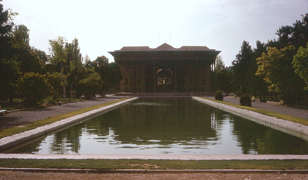 II.22.28 - Palacio de Chehel Sotún. S. XVI